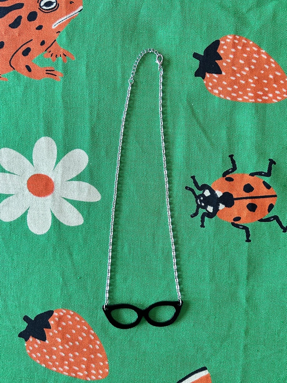 Retro Eyeglasses Necklace